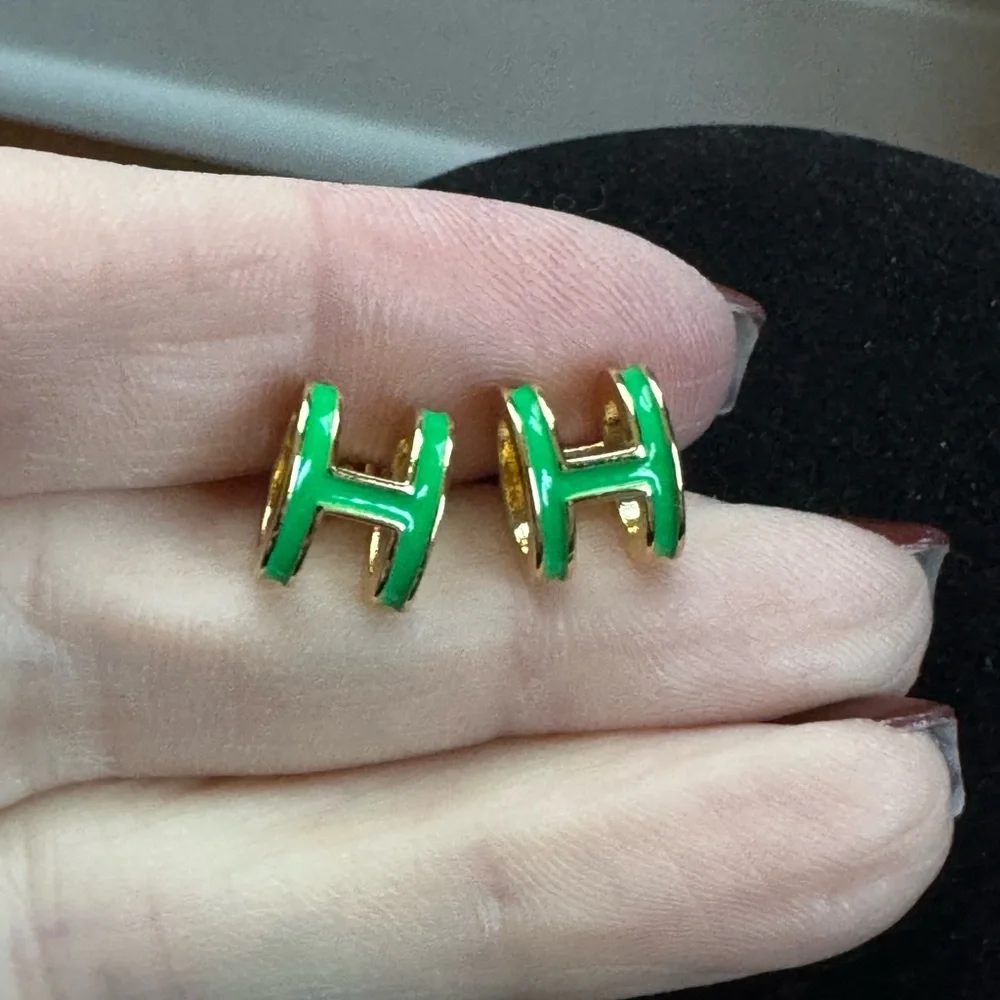 ❤️ Green “H” Gold Post‎ Earrings